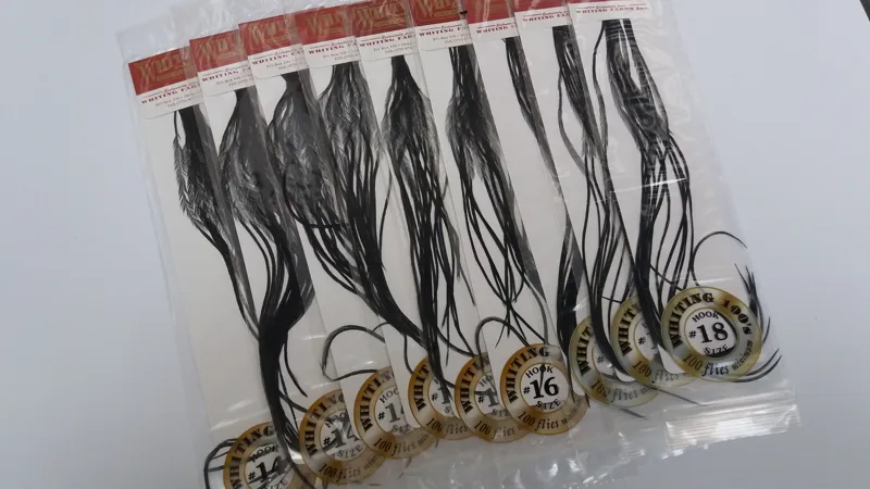 Whiting 100 Saddle Hackle Pack in Black-1